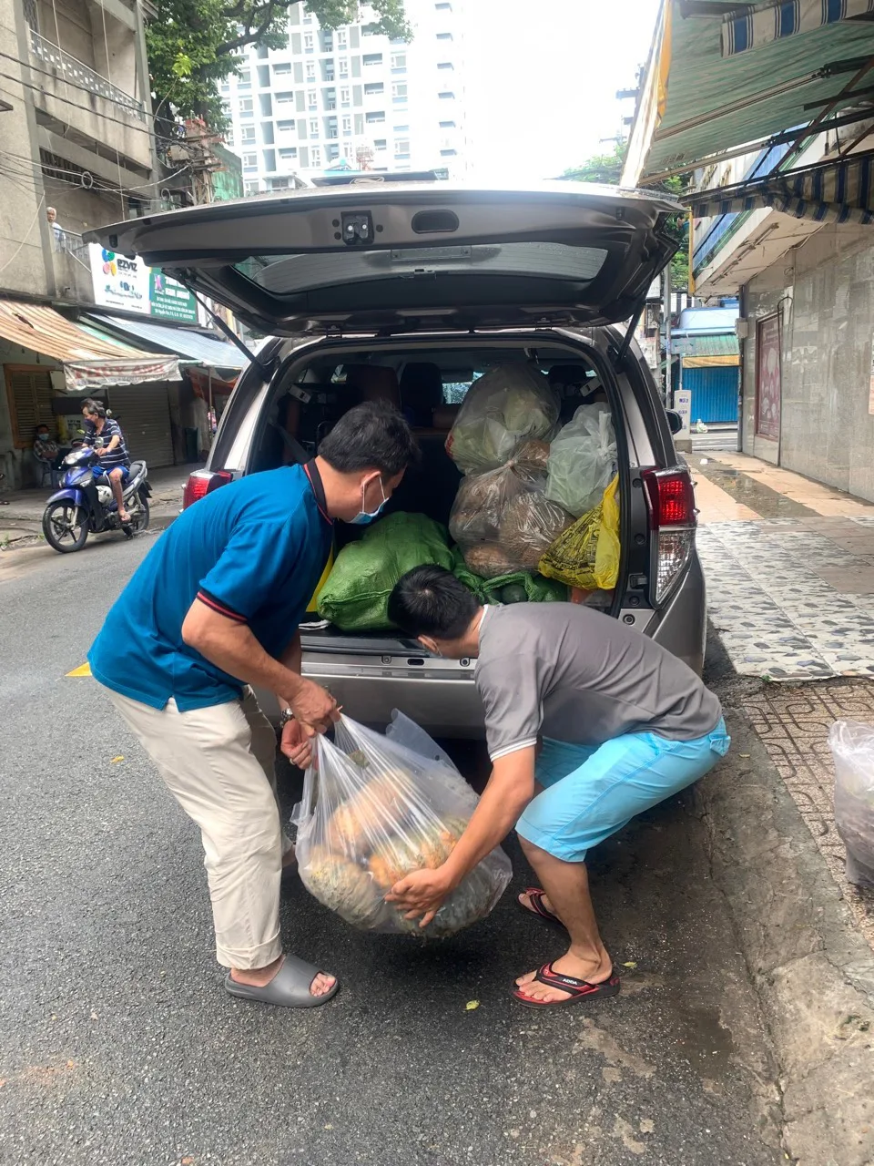 Bao Bì Vafaco Chống Dịch Covid: Không Có Nhân Viên Nào Bị Bỏ Lại