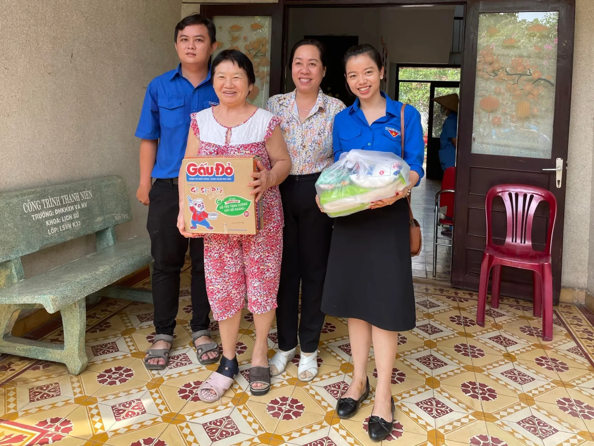 Công Đoàn và Chi đoàn Công ty Cổ Phần Bao bì Vafaco thăm hỏi và tặng quà dưỡng lão Thị Nghè